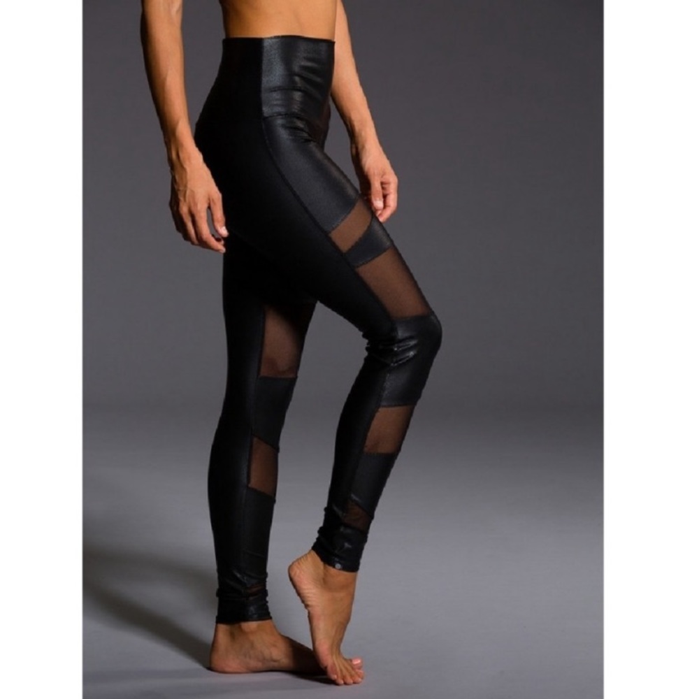 Onzie Bondage Snake Print Leggings Black w/ Mesh